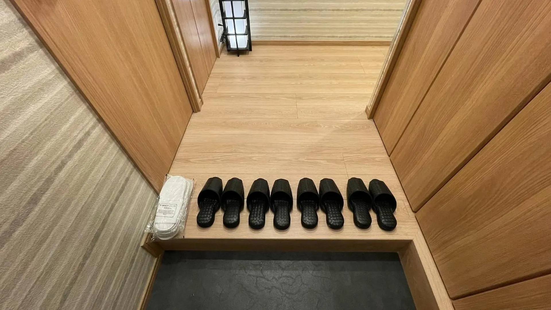 Apartment Haneda Ks Building 2F 3F - Vacation Stay 23758V Tokyo