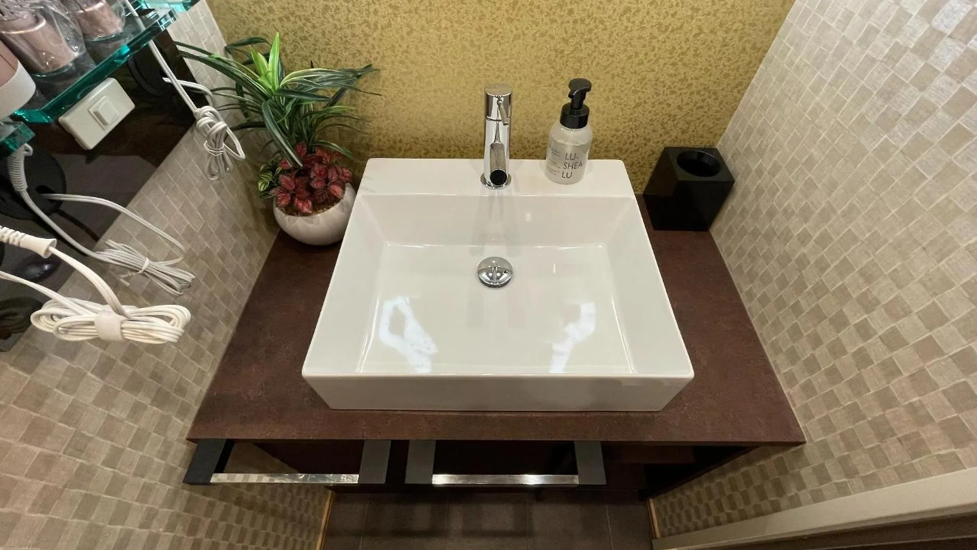 Apartment Haneda Ks Building 2F 3F - Vacation Stay 23758V Tokyo Japan